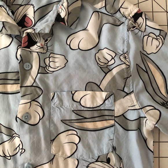Cute Bugs Bunny H & M button down shirt - Picture 3 of 11